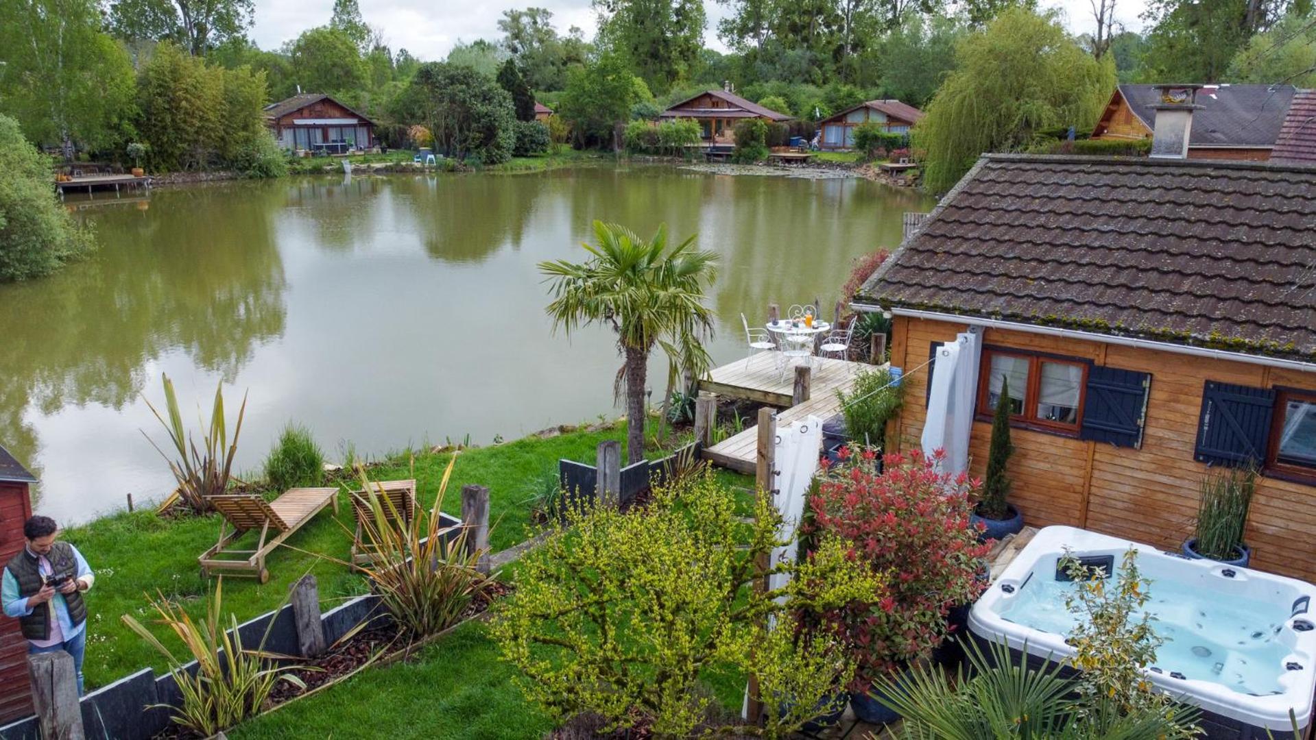 Kaebane 85, Lodge Avec Spa Au Bord De L'Eau Prouilly Exteriör bild